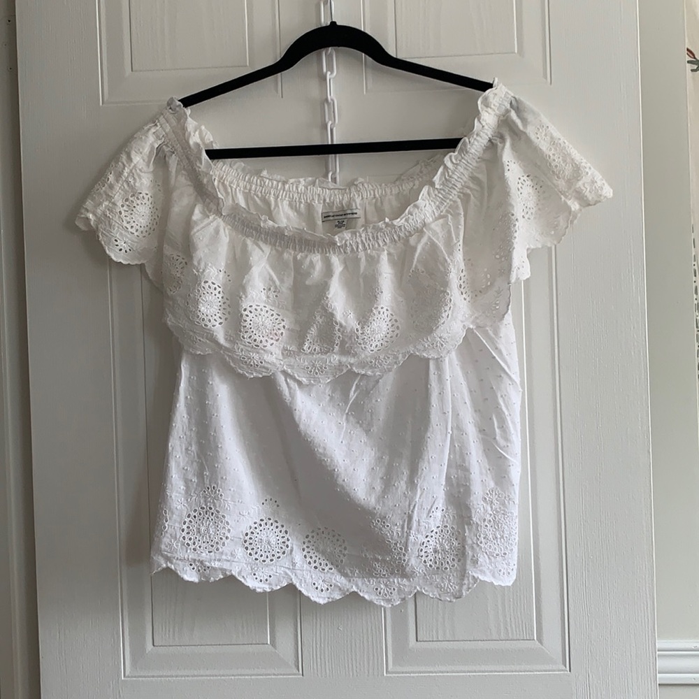 American Eagle Short Sleeve! On or Off the Shoulder Top